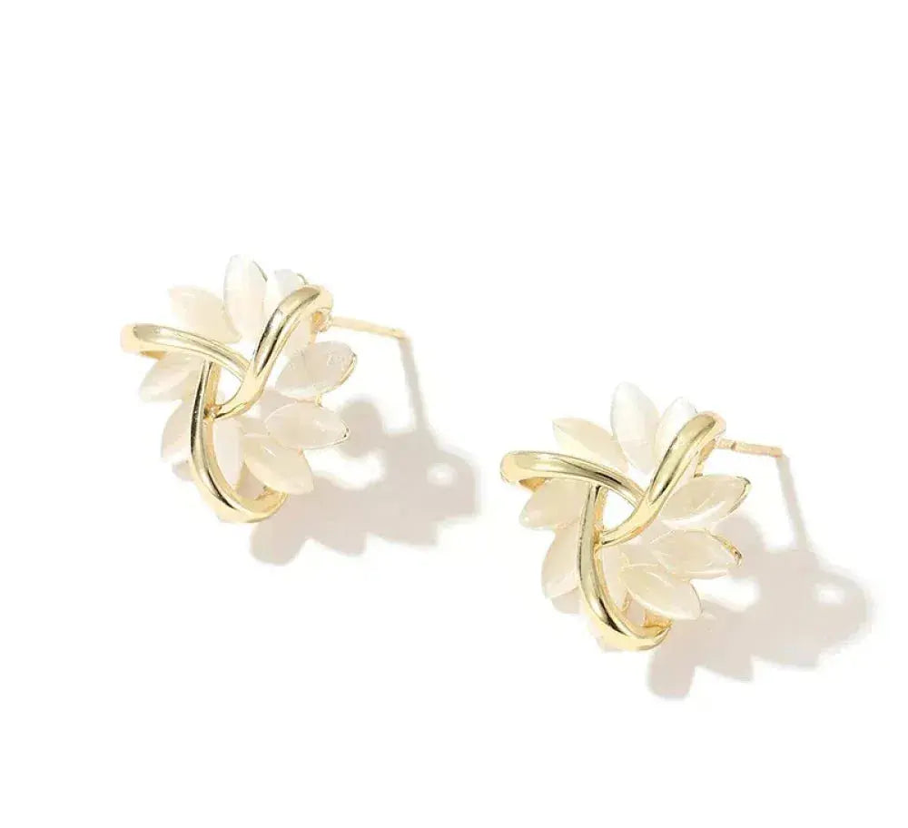 Elegant and exquisite opal petal circle stud earrings in gold