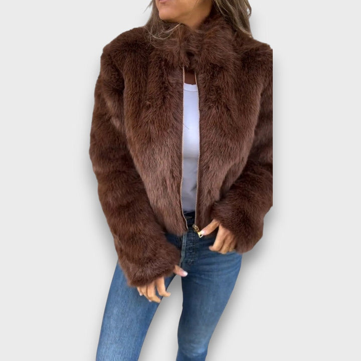 Veyla – Elegant Short Jacket